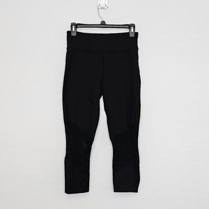 So Brand Yoga High Rise Capri Length Leggings with mesh inserts Size Medium